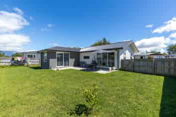 6 Toutouwai Lane, Inglewood