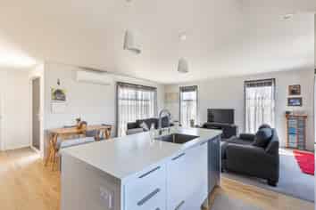 6 Toutouwai Lane, Inglewood