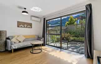 2/42 Hallenstein Street, Queenstown