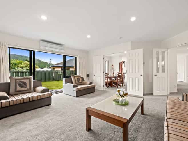 31 Mary Huse Grove, Manor Park