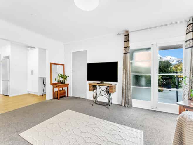 70 Sunny Grove, Wainuiomata
