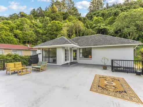 70 Sunny Grove, Wainuiomata
