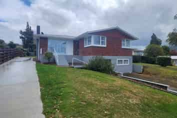 6 Aurora Street, Sunnybrook