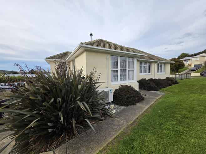 1 Roach Street, Holmes Hill
