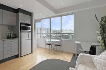 608/86 The Strand, Parnell