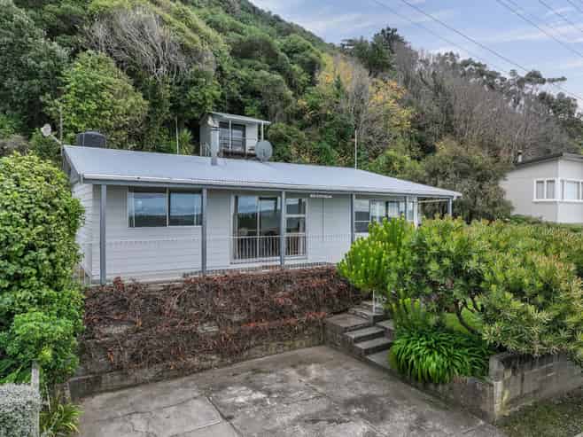 16 Moody Street, Gore Bay