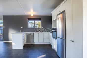 13 Station Street, Woodville