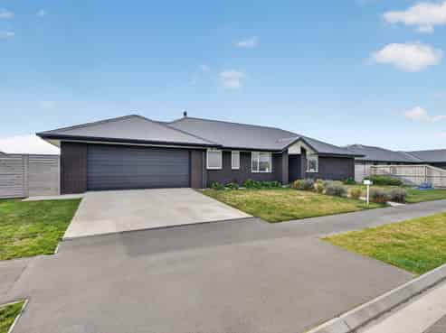 54 Graeme Foote Street, Darfield