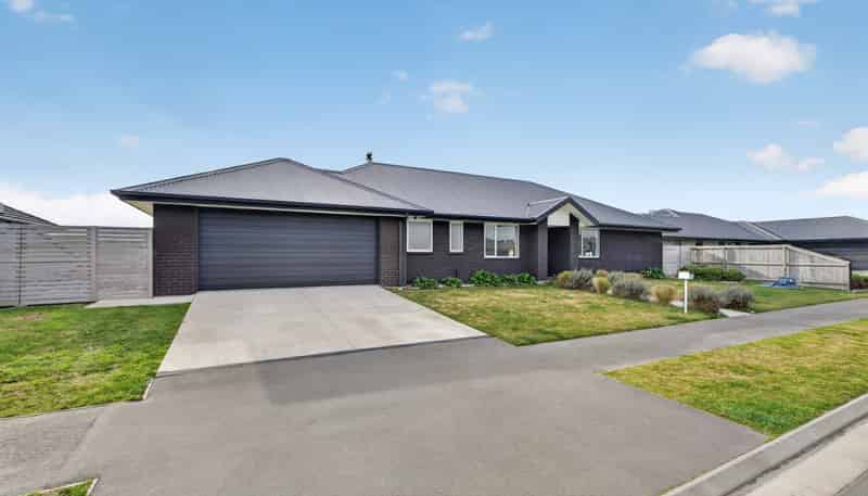 54 Graeme Foote Street, Darfield