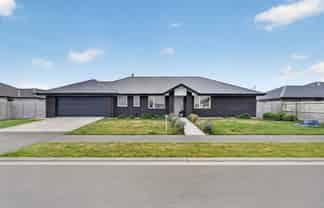 54 Graeme Foote Street, Darfield