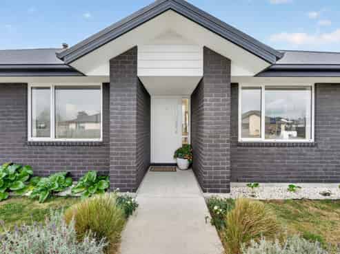 54 Graeme Foote Street, Darfield