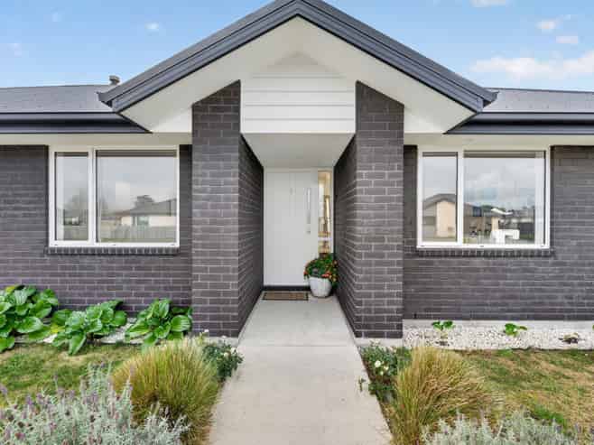 54 Graeme Foote Street, Darfield
