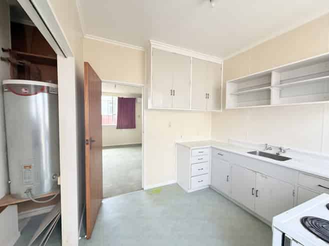2/4 Rodney Street, Waiwhetu