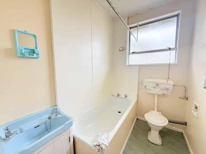 2/4 Rodney Street, Waiwhetu