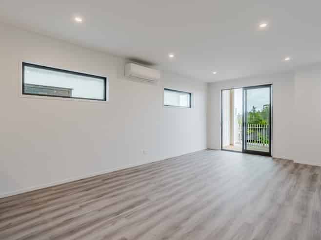 1/9 Celeste Terrace, Glenview