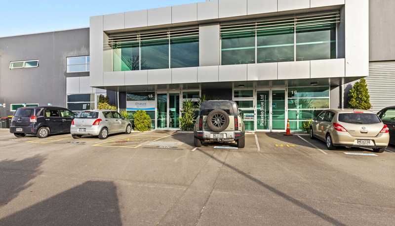 15/2 Barry Hogan Place, Riccarton