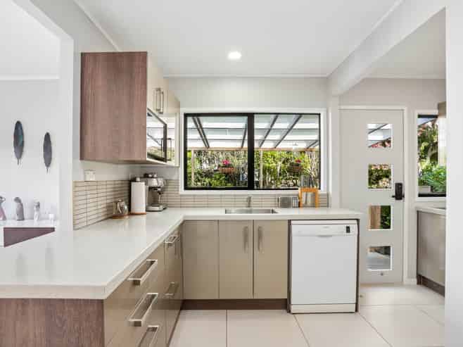 37 Redlands Grove, Swanson