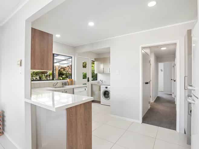 37 Redlands Grove, Swanson