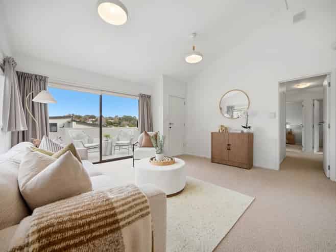 2/7 Newstead Avenue, Browns Bay