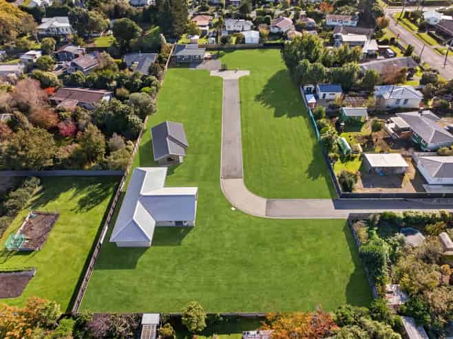 2 Lyttle Way, Featherston