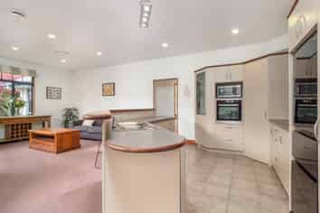 30 Oaklands Drive, Cambridge