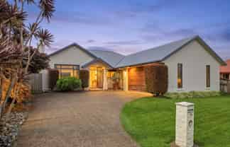 30 Oaklands Drive, Cambridge