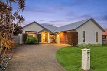 30 Oaklands Drive, Cambridge