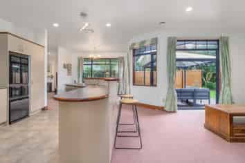 30 Oaklands Drive, Cambridge