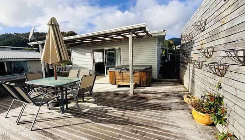 8 Kaitawa Crescent, Paraparaumu