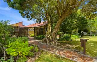 5 Magnolia Drive, Westown