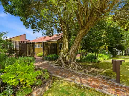 5 Magnolia Drive, Westown