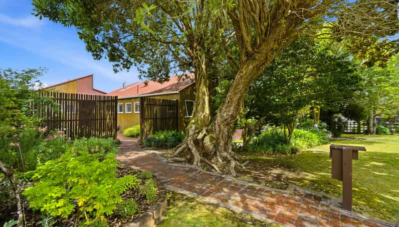 5 Magnolia Drive, Westown
