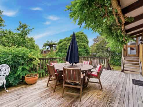 5 Magnolia Drive, Westown