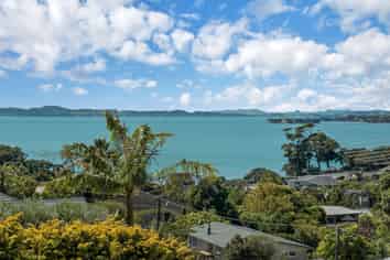 9 Colmar Road, Bucklands Beach