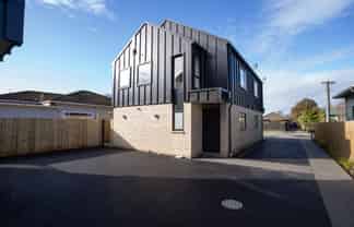 2/11 Hulbert Street, Linwood