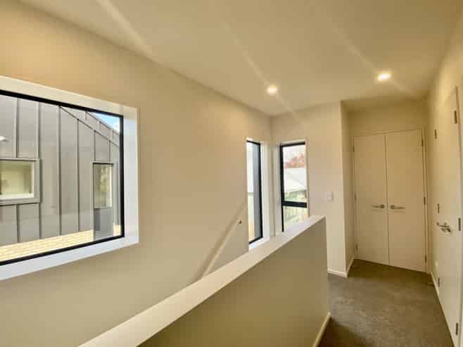 2/11 Hulbert Street, Linwood