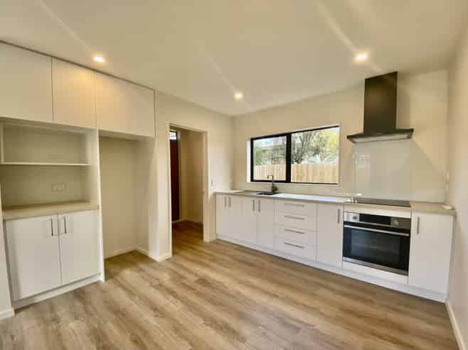 2/11 Hulbert Street, Linwood