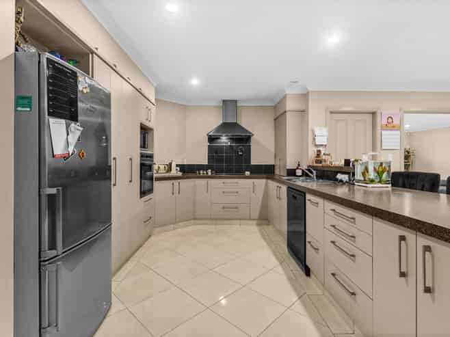 15 Delta Mews Place, Clive