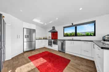 12 Sunlands Drive, Manurewa