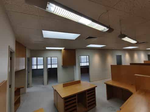 High-Profile Greenlane Showroom Opportunity