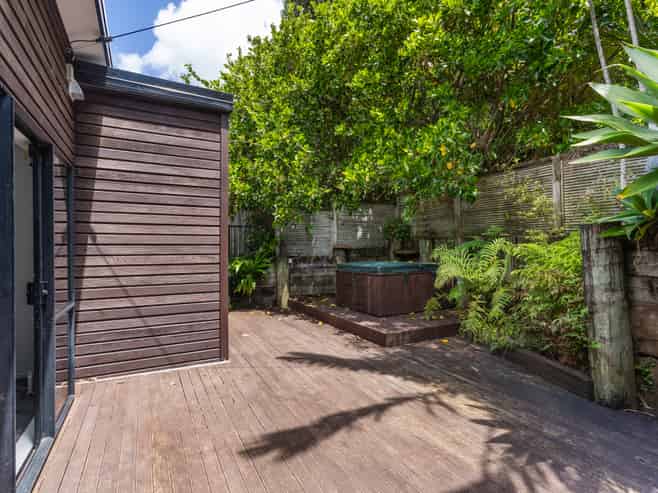 19 Warner Park Avenue, Laingholm