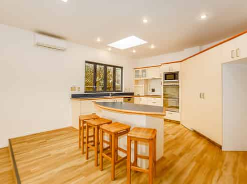 10 Signallers Grove, Strathmore Park