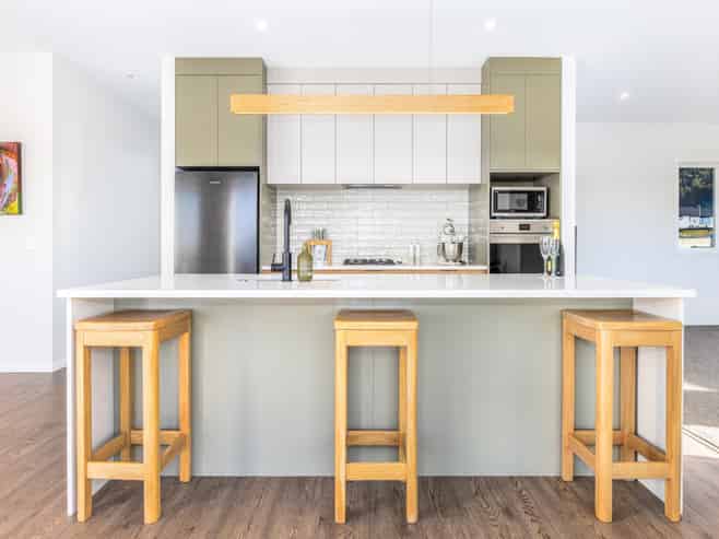 32 Hokioi Drive, Porirua