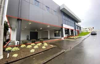 Well-located Penrose industrial