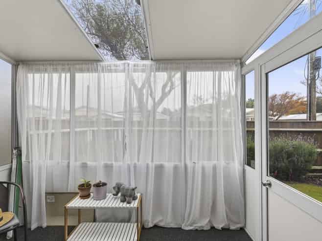 1/6 Hoyle Place, Westown