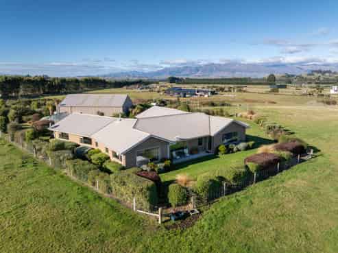 73 Holmwood Road, Manapouri