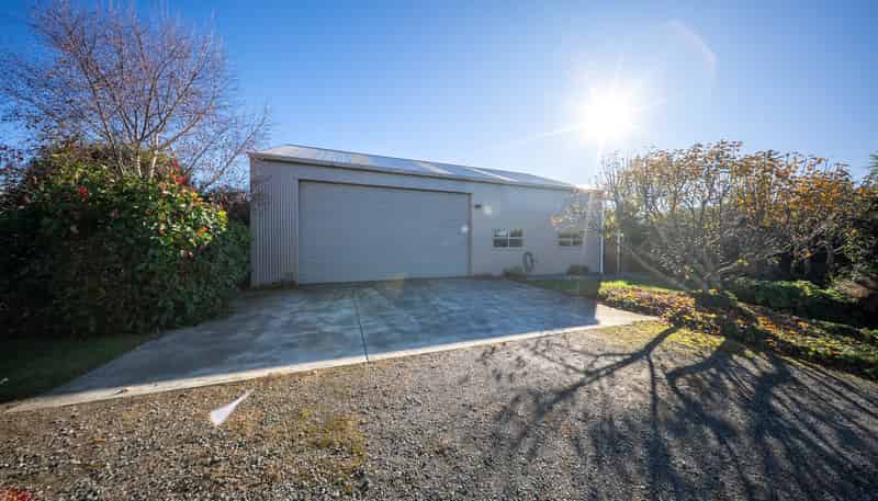 73 Holmwood Road, Manapouri