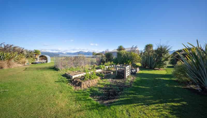 73 Holmwood Road, Manapouri