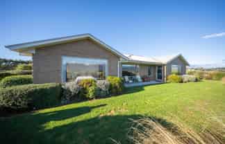 73 Holmwood Road, Manapouri