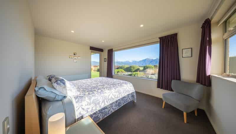 73 Holmwood Road, Manapouri